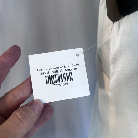 Skies Are Blue NWT Pass the Champagne Lace Trim Vneck Camisole Tank Size MD - Picture 9 of 9